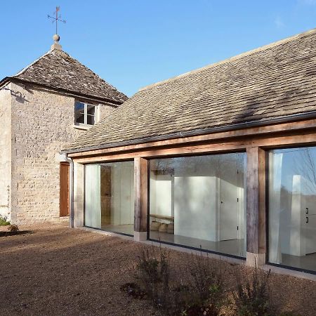 High Cogges Farm Holiday Cottages - The Cart Shed 위트니 외부 사진