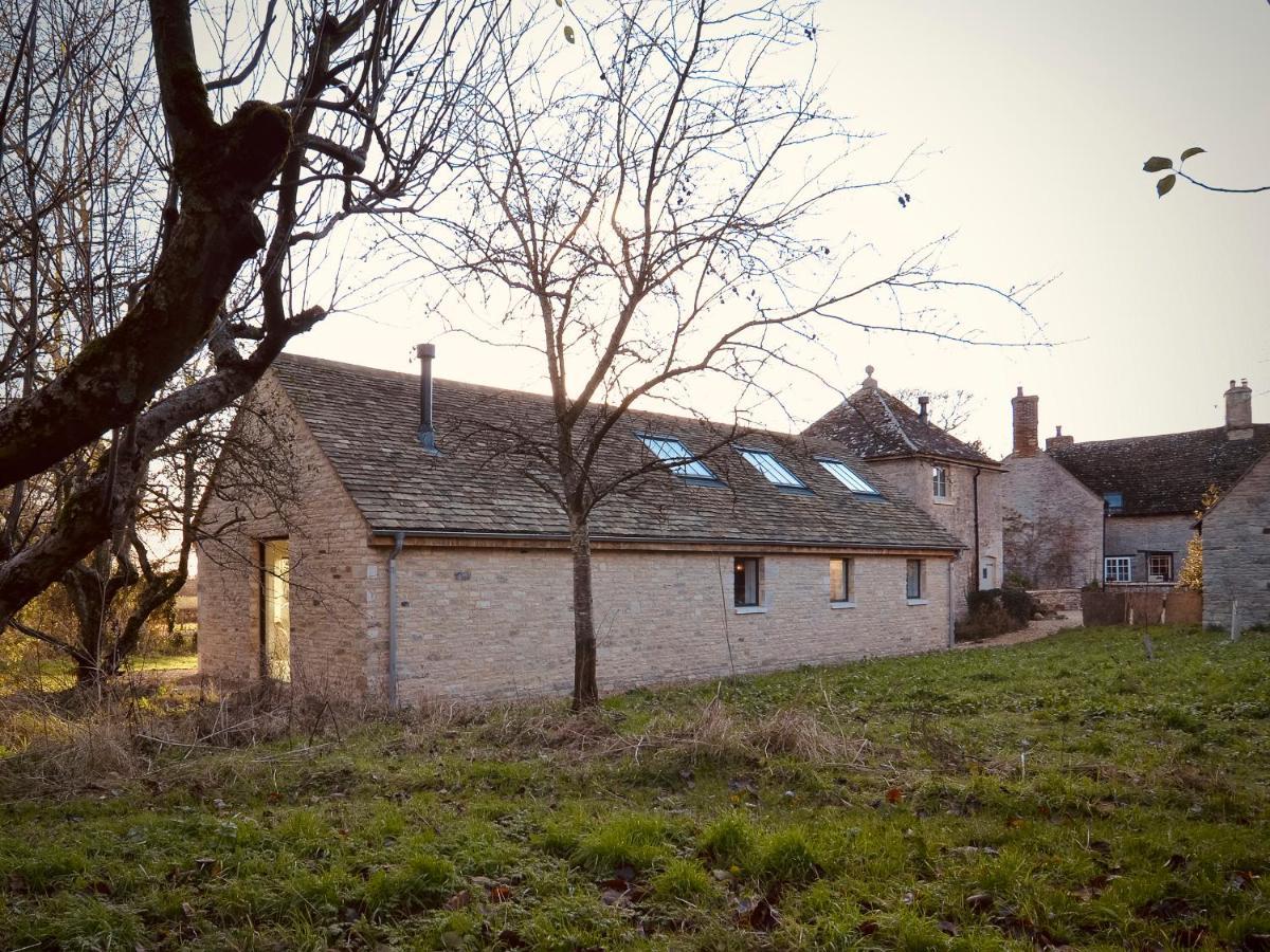 High Cogges Farm Holiday Cottages - The Cart Shed 위트니 외부 사진