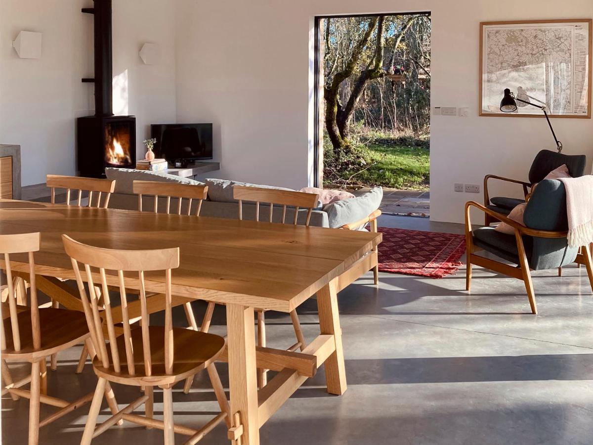High Cogges Farm Holiday Cottages - The Cart Shed 위트니 외부 사진
